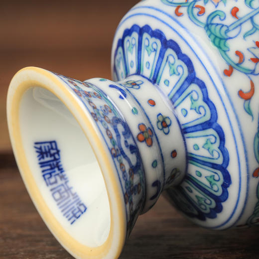 涂杏花斗彩莲托梵文高足杯 商品图5