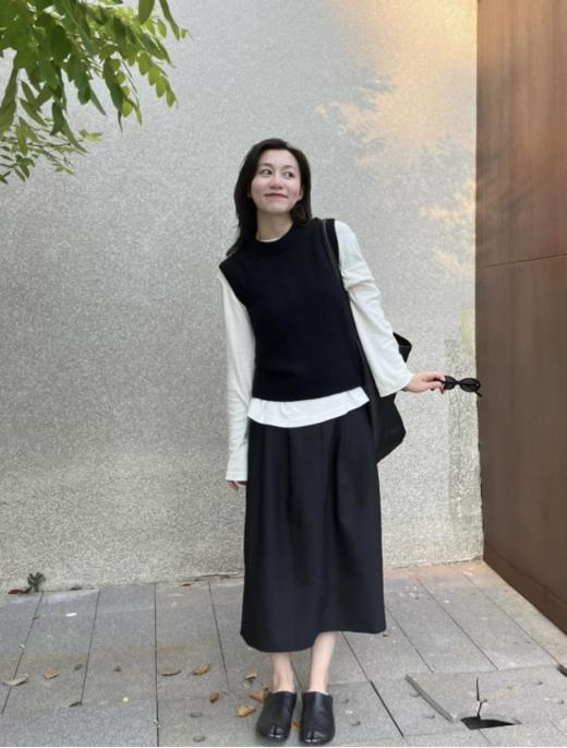 🎉【哥弟同款】羊毛针织马甲：入秋必入🔥独家重磅‼️哥弟厂订单好货！😎认准原版 爆单5W件🔥 🏆叠穿王炸🏆!不可错过！品质感超好～🥰  商品图4