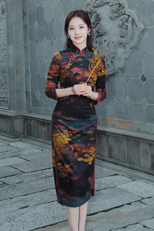 逸红颜明月优选 #磨毛旗袍【花月夜】古色古香优雅美人，油画莲花江景图 商品图10