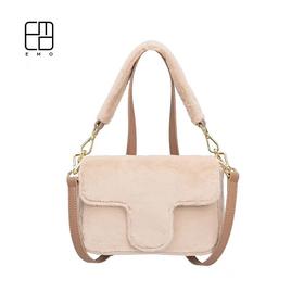 EMO·毛毛包 秋冬氛围风格任意切换经典色系邮差包 百搭不过时