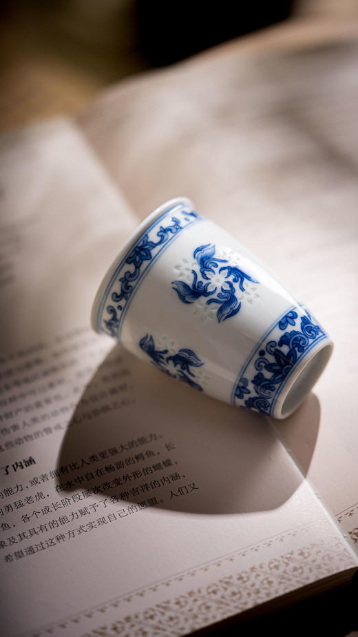 富玉窑  景德镇全手工青花玲珑一路生花手作茶器品茗杯主人杯 商品图2