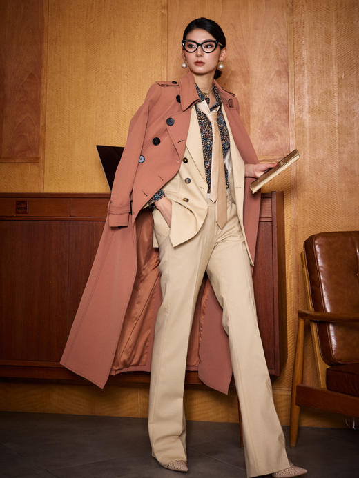 “曼哈顿Lady”颈袖添香-风衣-J20394708A 颈袖添香2024秋冬职场气质时尚中长款修身外套女士大衣 时尚气质大衣 商品图3