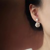 7DAYS两戴珍珠花球耳钉 商品缩略图0