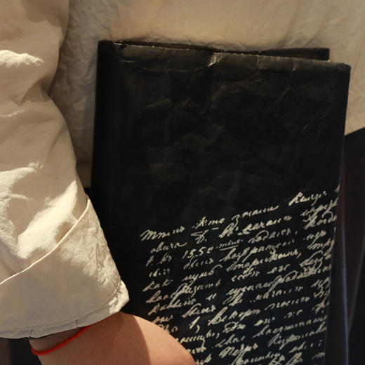 【人文之宝】托尔斯泰手稿书衣（适合32开图书） 商品图4