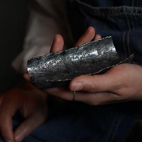 手工锻打 银茶则