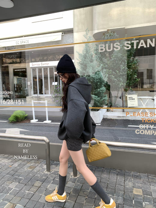 Read Nameless /深灰色潮牌云朵大卫衣+黑色高弹丝绒直筒裤 2024/10/10 商品图12