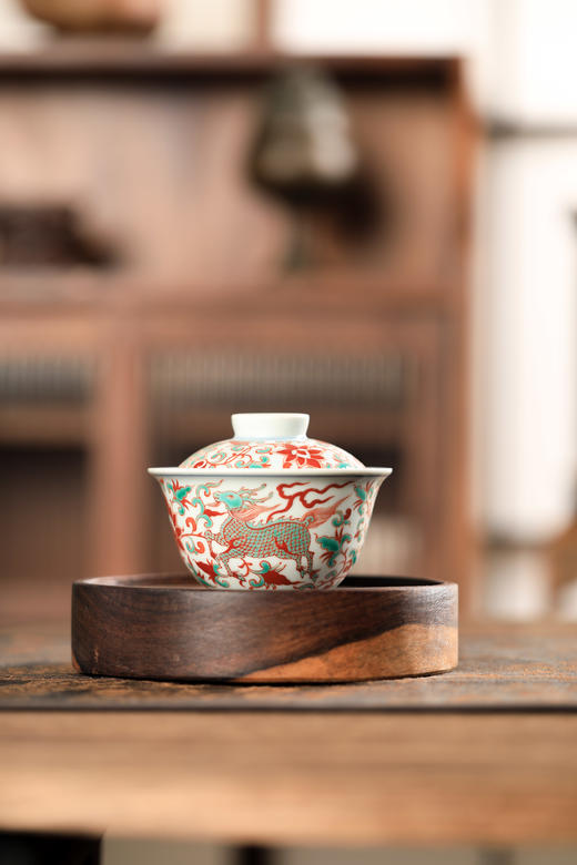 莲画堂红绿彩麒麟追凤盖碗 商品图1