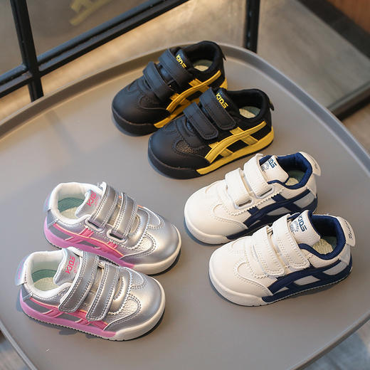 【魔术贴设计，穿脱方便】秋季宝宝鞋防滑小白鞋 男女童鞋 时尚防滑休闲软底跑步鞋 中小童鞋-QQ 商品图0