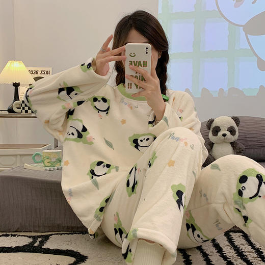 冬季新款【睡衣女法兰绒套装】圆领套头长袖长裤 卡通舒适保暖家居服套装 商品图0