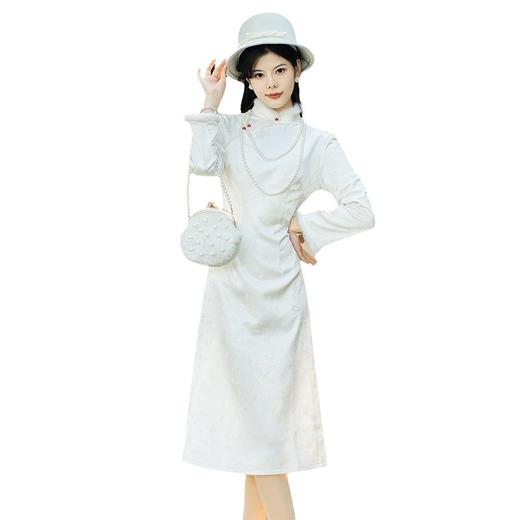 新中式旗袍2024秋冬新款年轻款缎面提花加绒修身小个子改良版旗袍KK2509 商品图4