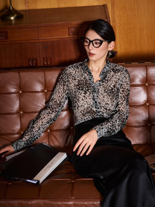 “迷雾清晨“灰色豹纹小众法式衬衫100%桑蚕丝四季可穿上衣6130514颈袖添香 商品图2