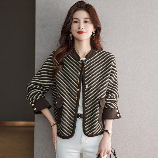 CC-2024秋季小香风立领条纹毛呢短外套针织上衣显瘦百搭防呢子上衣女 商品图2