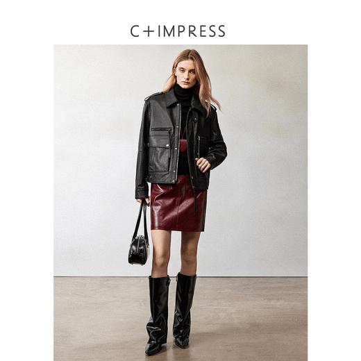 西嘉职场海妖风时髦优雅安可拉红PU油蜡皮半裙女2024秋冬小短裙(货号:BQ2404032) 商品图3