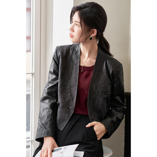 剩S/L 米思阳2026春季新款真皮绵羊皮轻奢褶皱设计感短外套复古气质皮衣外搭上衣女4376 商品图2