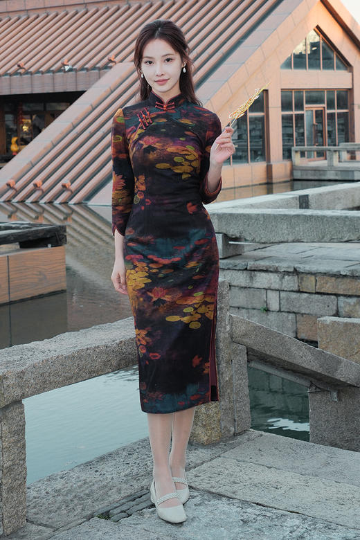 逸红颜明月优选 #磨毛旗袍【花月夜】古色古香优雅美人，油画莲花江景图 商品图2