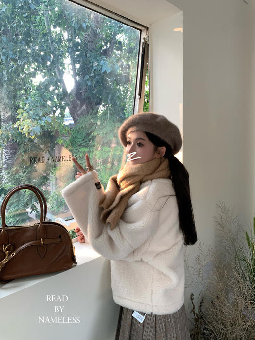 Read Nameless /秋冬白色小羊羔外套+羊毛格子拼接百褶裙裤 2024/10/10 商品图14