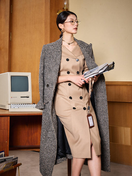 ”摩登年代“复古千鸟格修身大衣复古女人味J204B4622颈袖添香 商品图2