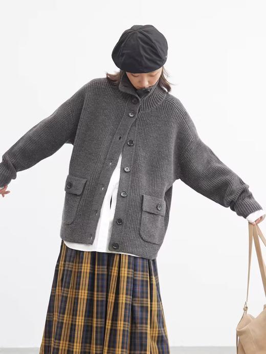 步履不停/4C13221C/慵懒风高立领深灰色毛织上衣 商品图0