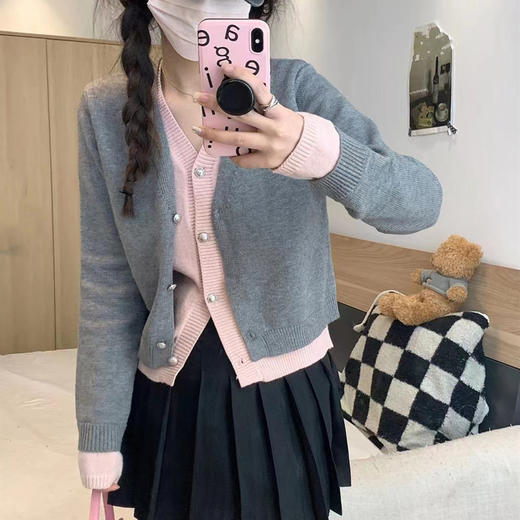 简单入秋双层针织开衫~手感炒鸡柔软!v领假两件小香风针织开衫外套毛衣女设计感别致软糯撞色上衣单穿显瘦，叠穿无可挑剔盐可甜轻松融入各种风格 商品图0