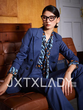 J81A2364“主持人款”干练套裤 大气女总裁 权威 领导力 高级感  颈袖添香