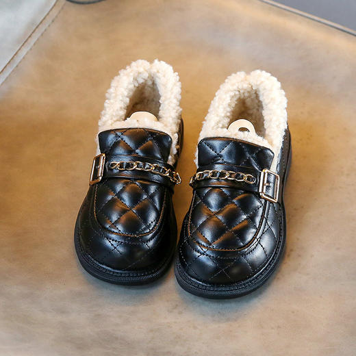 【加绒加厚保暖，豆豆鞋设计时尚，便于穿脱】女童羊羔绒棉鞋 冬季新款儿童加绒加厚豆豆鞋 男童保暖小皮鞋-QQ 商品图2