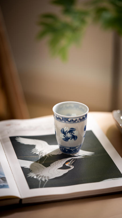 富玉窑  景德镇全手工青花玲珑一路生花手作茶器品茗杯主人杯 商品图1