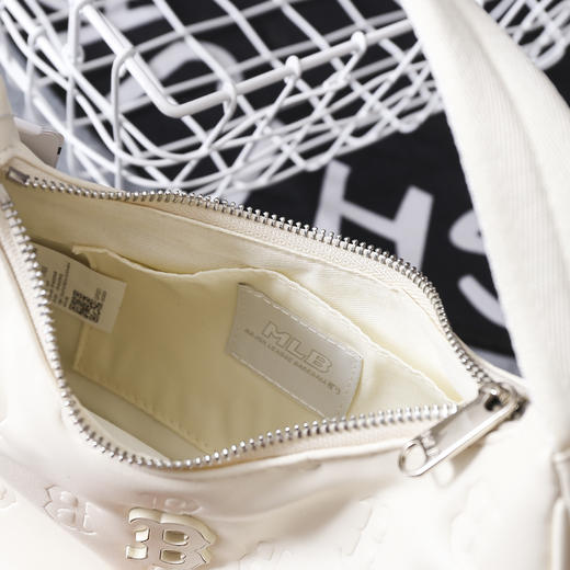 MLB 印刻老花腋下包 商品图5