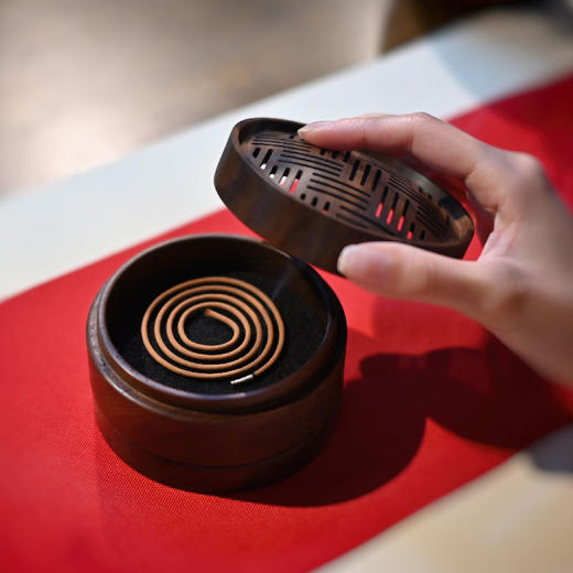 羽诗制造出品 香拢吉运胡桃木蒸笼香炉灯笼福字茶叶罐礼盒套装 商品图1