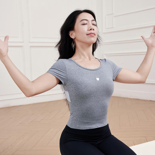 A20363小蛮腰健身瑜伽短袖 商品图4