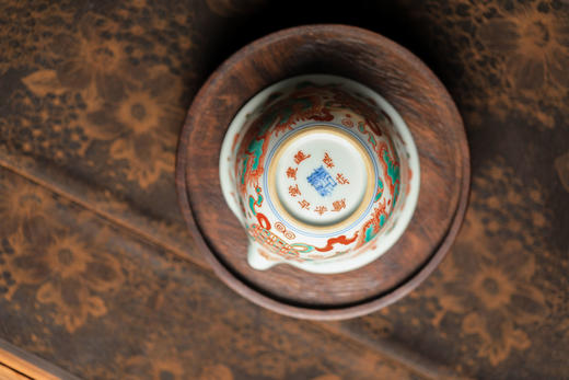 莲画堂红绿彩双狮滚绣球公道杯 商品图4