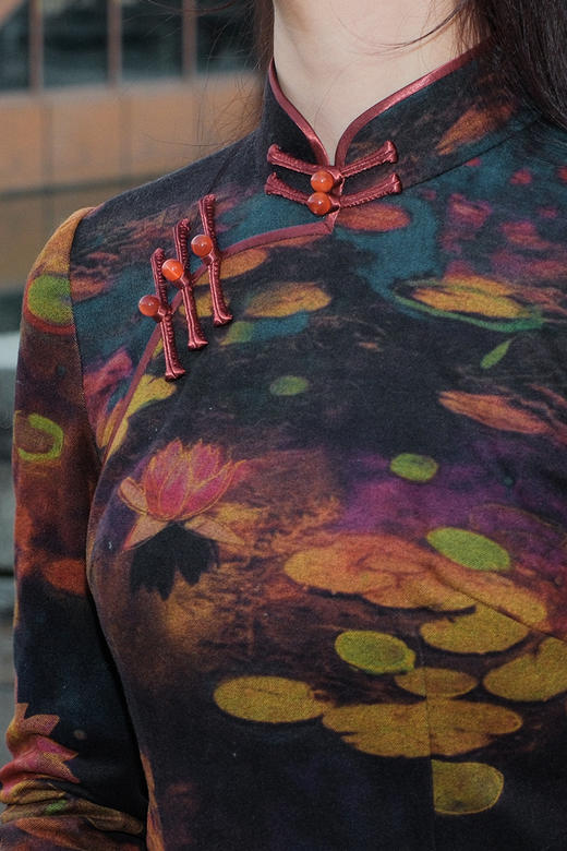 逸红颜明月优选 #磨毛旗袍【花月夜】古色古香优雅美人，油画莲花江景图 商品图13