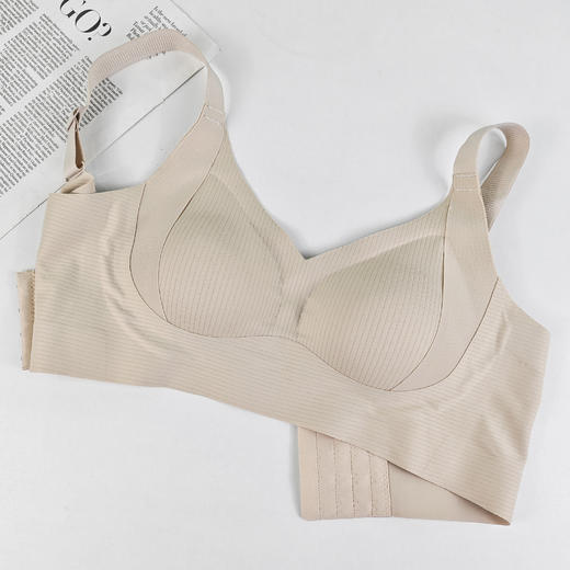 😘😘【AILISCOCO赫本2.0双倍提拉内衣】✅亲肤透气🥳，舒适好穿，🌸四季都能自由自在🙆 ✅无痕背心式内衣，✨✨✨运动健身也可穿  商品图4
