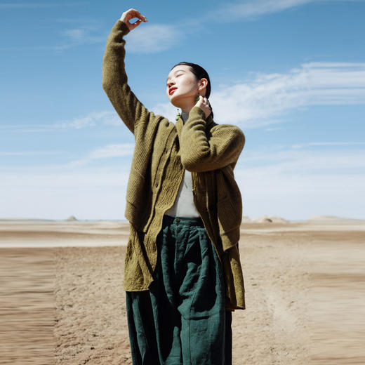 绽放673朵/2024秋冬新西兰黛貂绒羊毛混纺针织开衫女竖条羊毛外套 商品图3