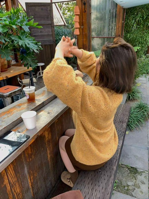 韩标暖黄色卷边毛衣 商品图4