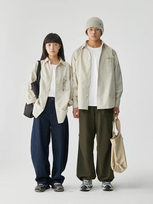 步履不停/4C42085C/阔腿深蓝色水洗弯刀牛仔裤 商品图3