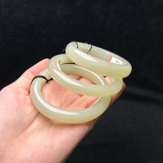 玉美人菲菲/和田玉手镯/多样性发一 商品图0