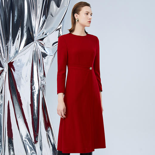 EITIE爱特爱冬季新款腰部精致装饰时尚优雅连衣裙7607303 商品图7