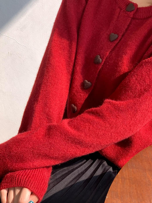 【百图lulu定制】【桃心开衫】仿羊毛 软糯细腻 丝绸包爱心扣 开衫 商品图1