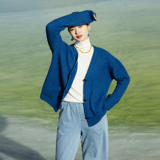 绽放673朵/2024秋冬新西兰黛貂绒羊毛混纺针织开衫女竖条羊毛外套 商品图0