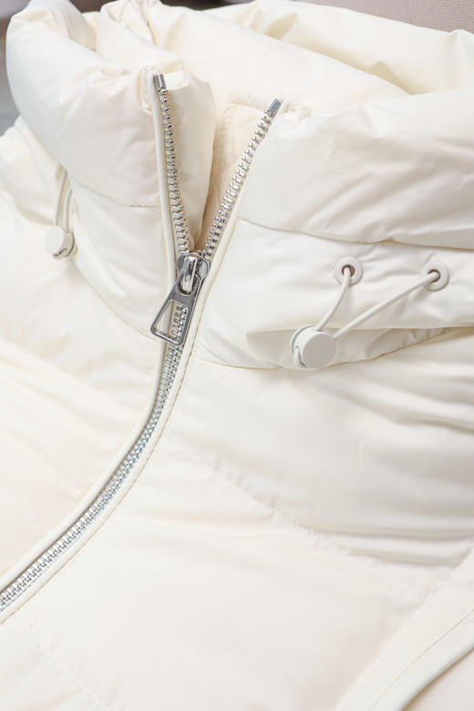 云朵豆包|极简连帽鹅绒服 商品图1