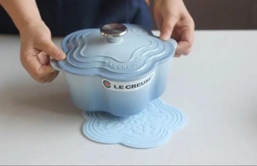 7F LE CREUSET酷彩原装进口20cm花型锅（多色可选） 商品图0