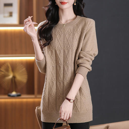 CC-5-6109宽松休闲中长款圆领羊毛女时尚秋冬内搭纯色遮肚子外穿针织毛衣 商品图3