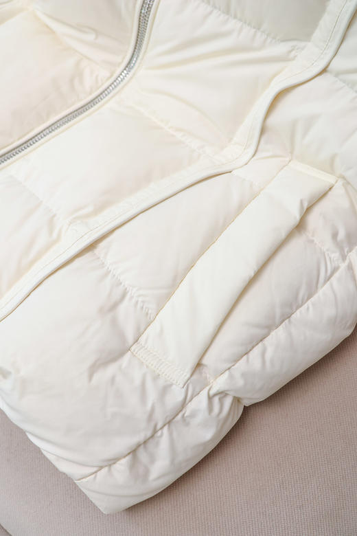 云朵豆包|极简连帽鹅绒服 商品图2