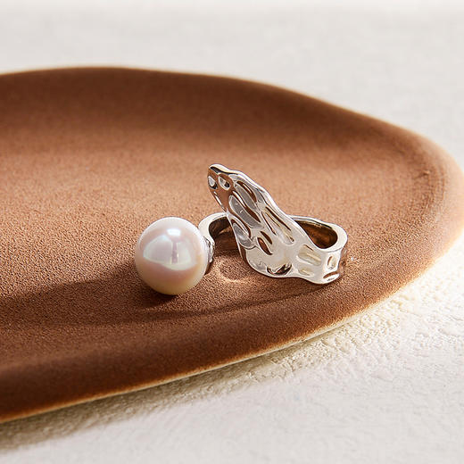 ysxb-10006【云赏珠宝】海上明珠系列-设计款高品质天然强光正圆无暇珍珠s925银海波浪纹戒指 商品图2