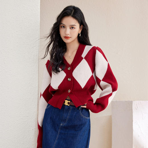 西遇复古针织开衫女秋季新款白色菱格短款红色毛衣外套SS141152 商品图0