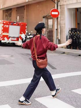 浮生八记/24C124/美式复古学院风分割立裁圆领插肩袖卫衣