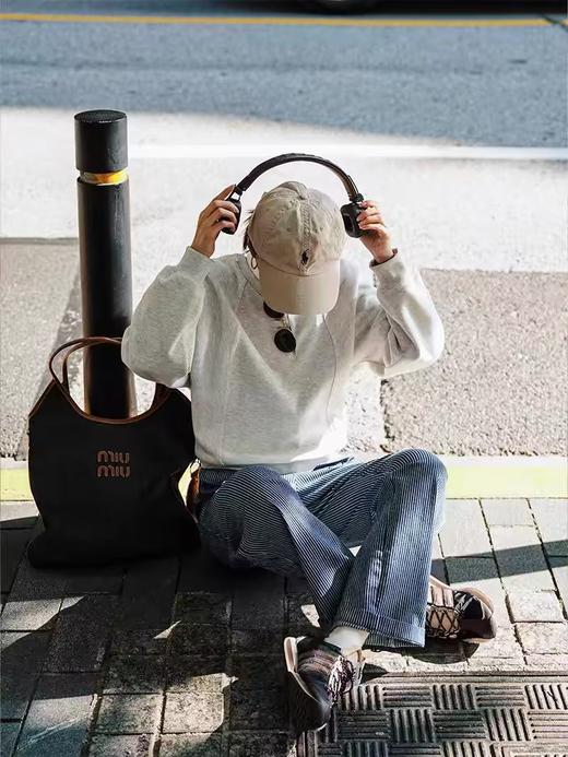 浮生八记/24C124/美式复古学院风分割立裁圆领插肩袖卫衣 商品图3