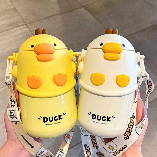 【敲高颜值！嘟嘟鸭保温杯】学生呆萌可爱嘟嘟鸭保温杯高颜值硅胶吸嘴大容量水杯携带方便水杯，萌趣外观，便捷出行。ry 商品图0
