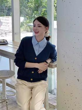 浮生八记/24C097/常春藤经典猎装口袋羊毛开衫木质扣毛衣