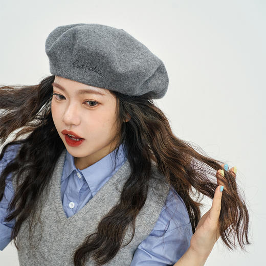 字母刺绣羊毛贝雷帽 商品图3